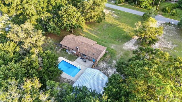 6736 Nichols Dr, Milton, FL 32570