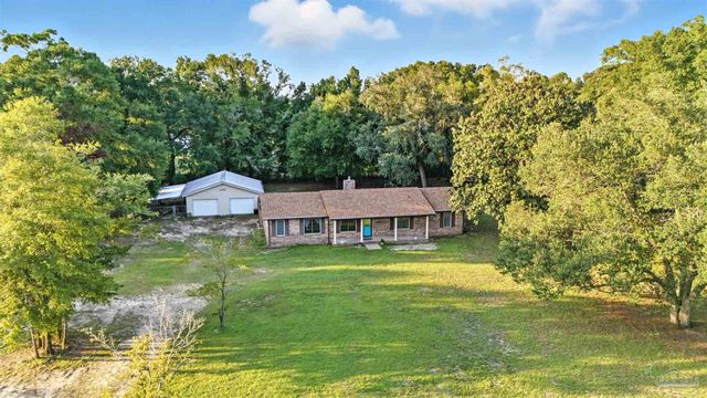 6736 Nichols Dr, Milton, FL 32570