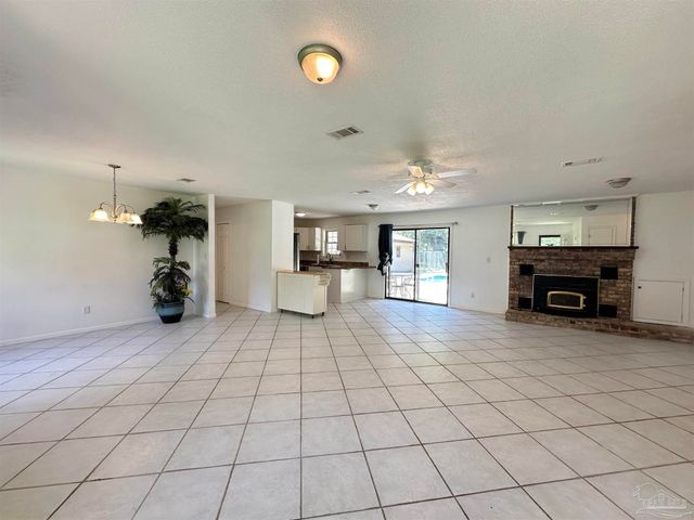 6736 Nichols Dr, Milton, FL 32570