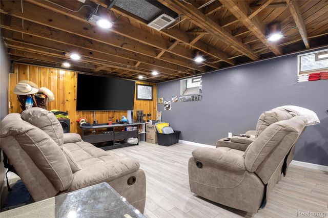 7213 Cortland Avenue, Allen Park, MI 48101