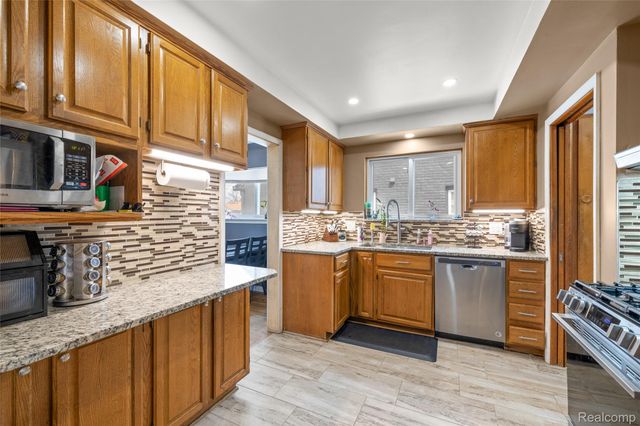 7213 Cortland Avenue, Allen Park, MI 48101