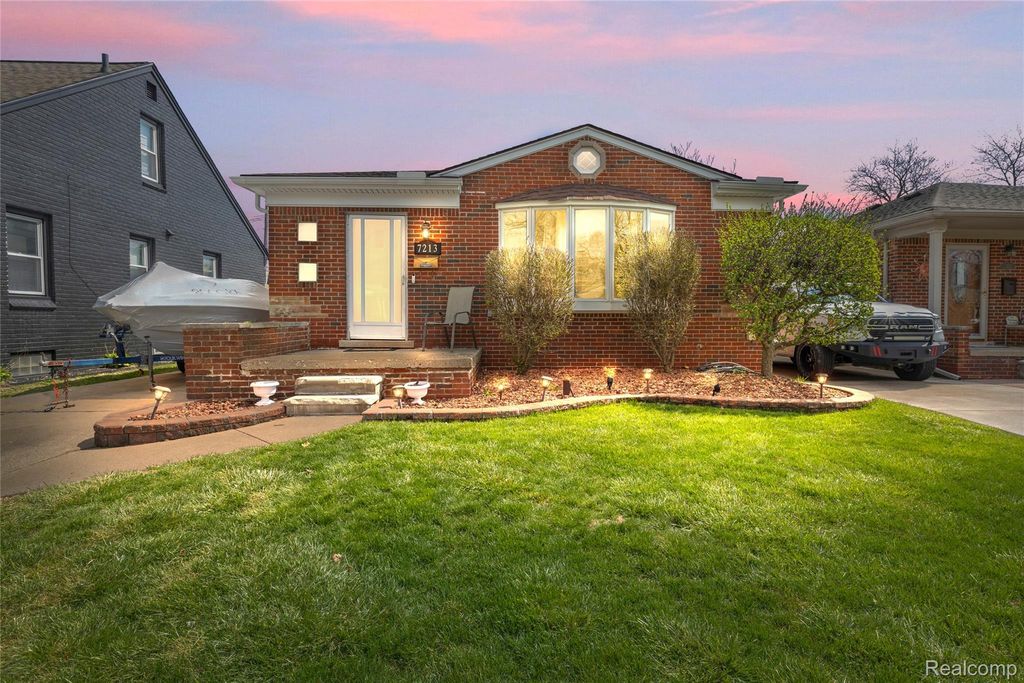 7213 Cortland Avenue, Allen Park, MI 48101