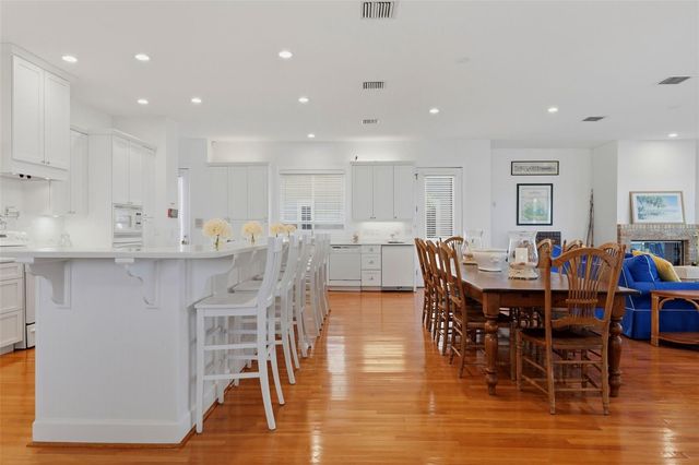 106 2ND AVENUE, St Pete Beach, FL 33706