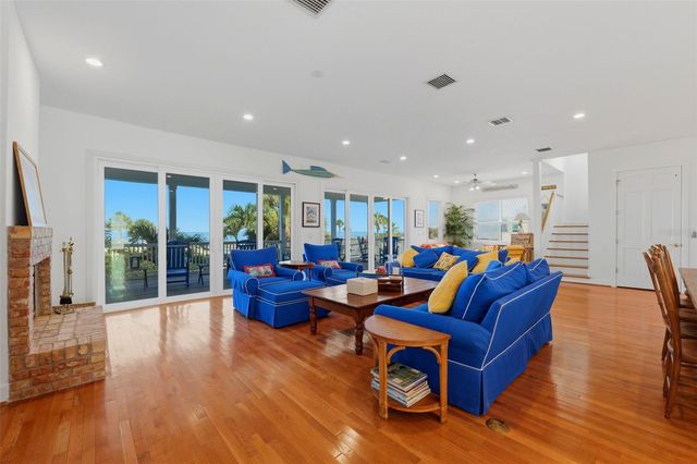 106 2ND AVENUE, St Pete Beach, FL 33706