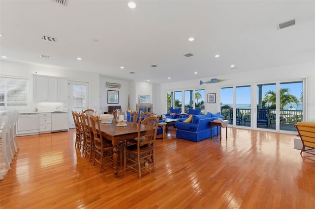 106 2ND AVENUE, St Pete Beach, FL 33706