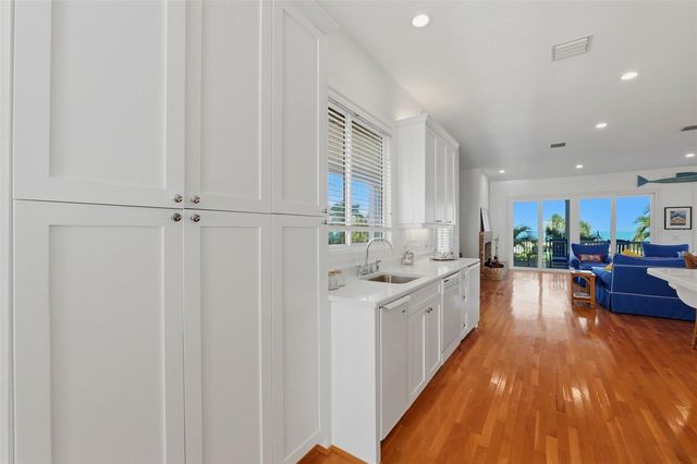 106 2ND AVENUE, St Pete Beach, FL 33706