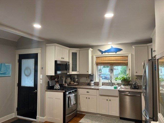 26 Monatiquot St, Weymouth, MA 02191