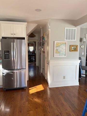 26 Monatiquot St, Weymouth, MA 02191