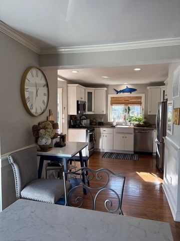 26 Monatiquot St, Weymouth, MA 02191
