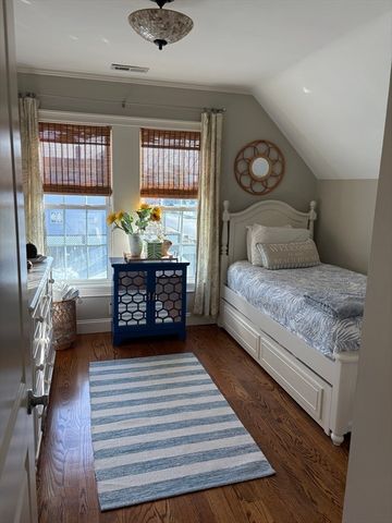 26 Monatiquot St, Weymouth, MA 02191