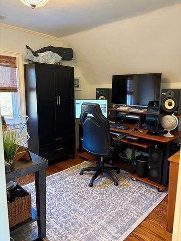 26 Monatiquot St, Weymouth, MA 02191