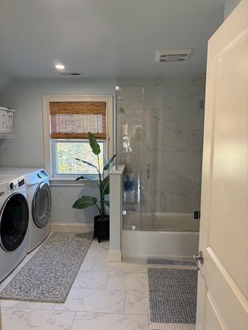 26 Monatiquot St, Weymouth, MA 02191