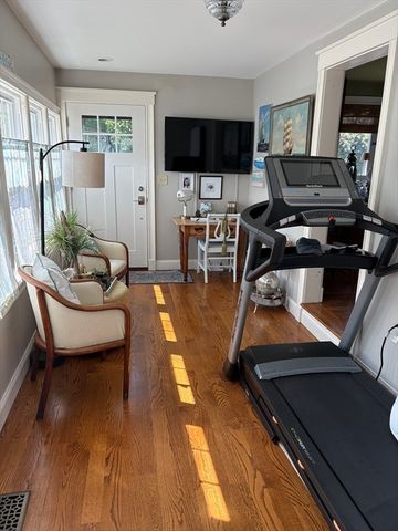 26 Monatiquot St, Weymouth, MA 02191