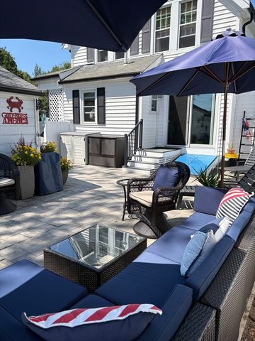26 Monatiquot St, Weymouth, MA 02191