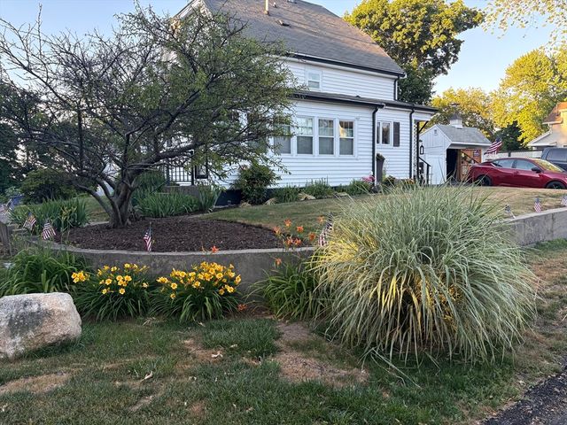 26 Monatiquot St, Weymouth, MA 02191
