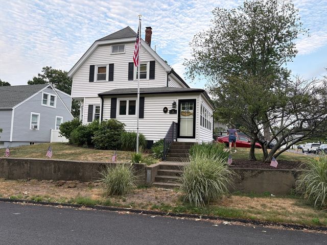 26 Monatiquot St, Weymouth, MA 02191