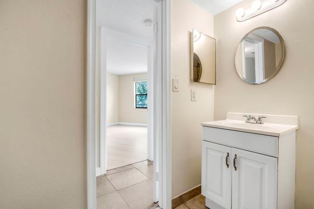 9000 NW 28th Drive 1-204, Coral Springs, FL 33065