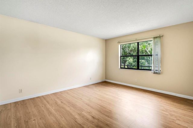 9000 NW 28th Drive 1-204, Coral Springs, FL 33065