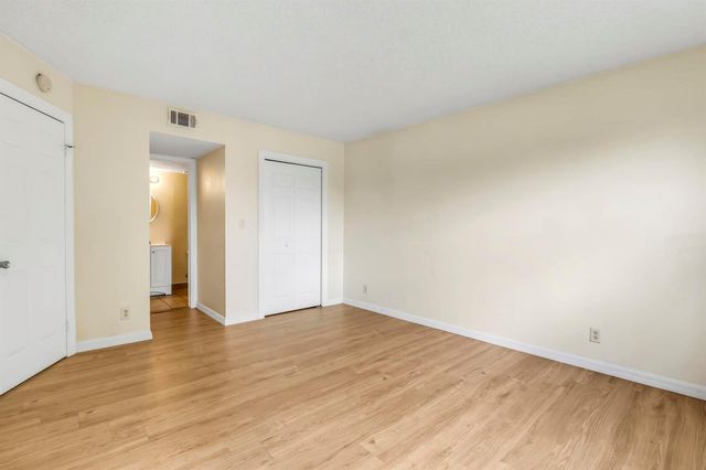9000 NW 28th Drive 1-204, Coral Springs, FL 33065
