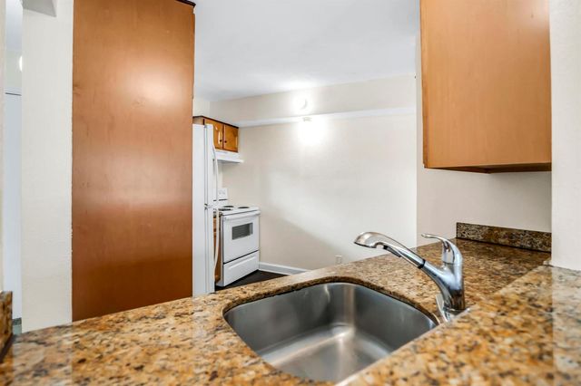 9000 NW 28th Drive 1-204, Coral Springs, FL 33065
