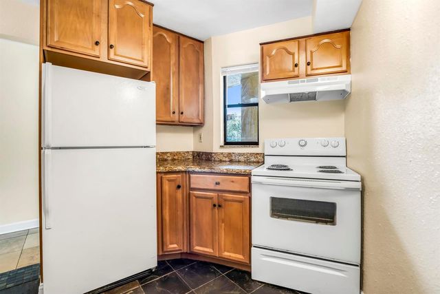 9000 NW 28th Drive 1-204, Coral Springs, FL 33065