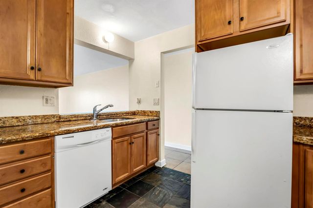 9000 NW 28th Drive 1-204, Coral Springs, FL 33065
