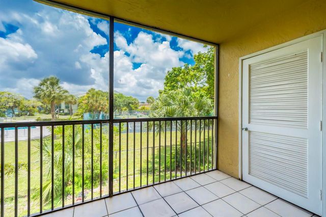 9000 NW 28th Drive 1-204, Coral Springs, FL 33065