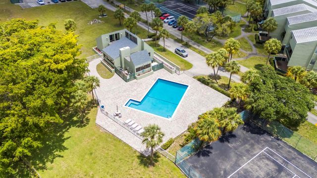 9000 NW 28th Drive 1-204, Coral Springs, FL 33065