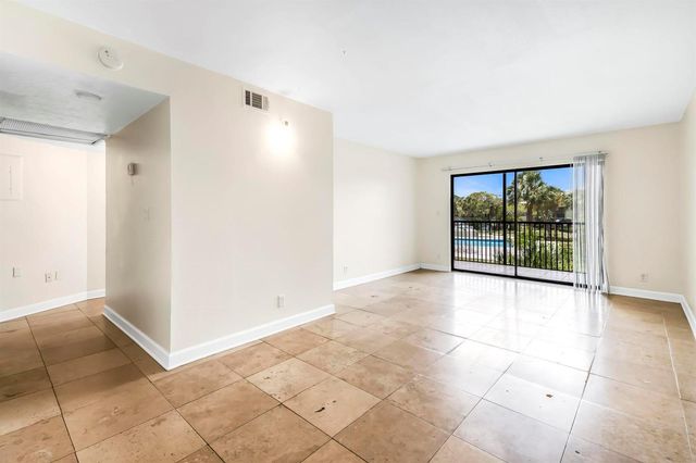 9000 NW 28th Drive 1-204, Coral Springs, FL 33065