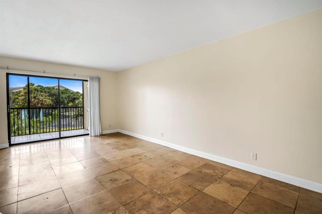 9000 NW 28th Drive 1-204, Coral Springs, FL 33065