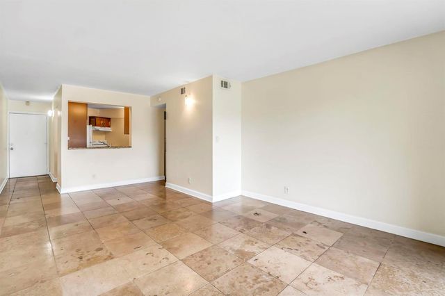 9000 NW 28th Drive 1-204, Coral Springs, FL 33065