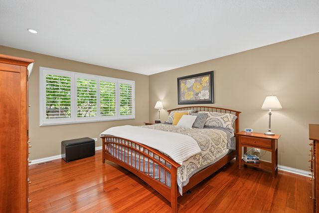 6930 Blue Flag Avenue, Woodridge, IL 60517