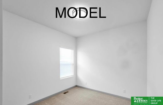 8609 N 177 Street, Bennington, NE 68007