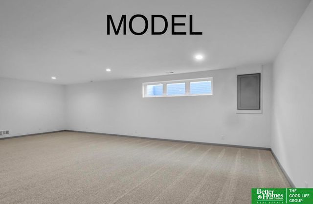 8609 N 177 Street, Bennington, NE 68007
