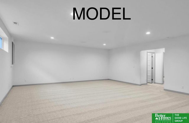 8609 N 177 Street, Bennington, NE 68007