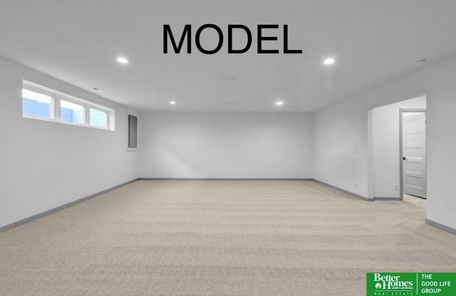 8609 N 177 Street, Bennington, NE 68007