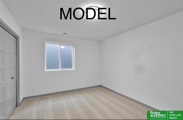 8609 N 177 Street, Bennington, NE 68007