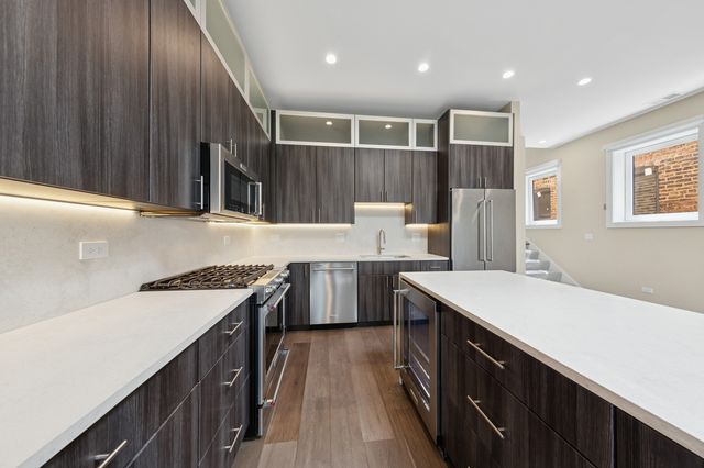 1917 W Division Street PH, Chicago, IL 60622