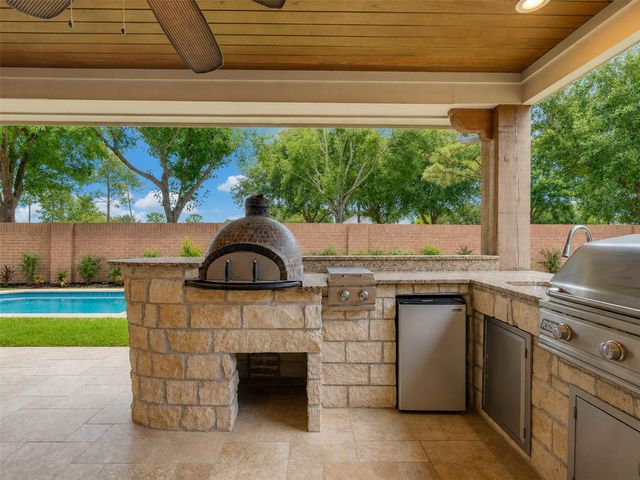 12304 Evening Bay Drive, Pearland, TX 77584
