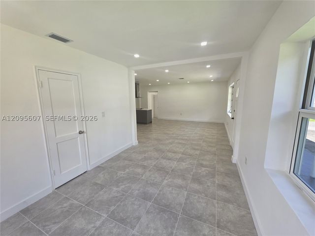 760 NW 126th St, North Miami, FL 33168