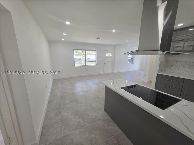 760 NW 126th St, North Miami, FL 33168