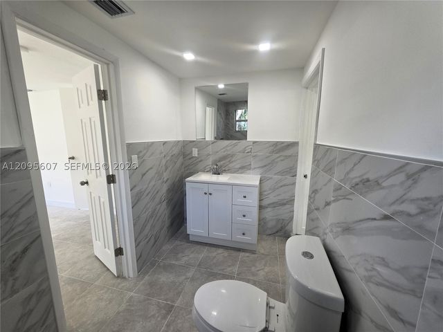 760 NW 126th St, North Miami, FL 33168