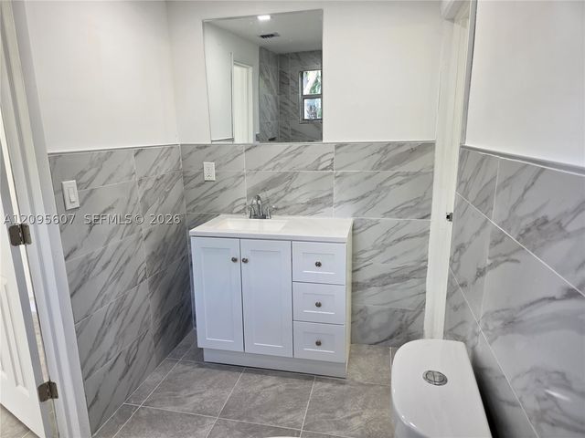 760 NW 126th St, North Miami, FL 33168