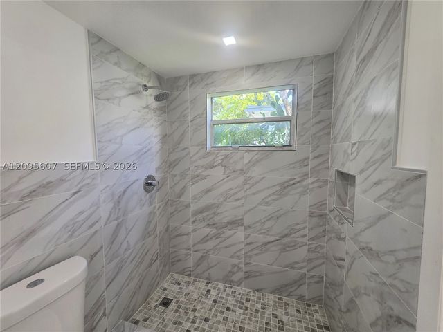 760 NW 126th St, North Miami, FL 33168