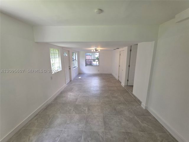 760 NW 126th St, North Miami, FL 33168