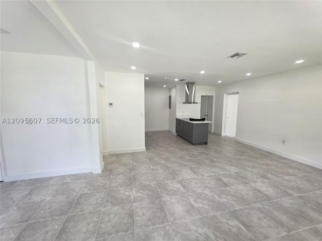 760 NW 126th St, North Miami, FL 33168