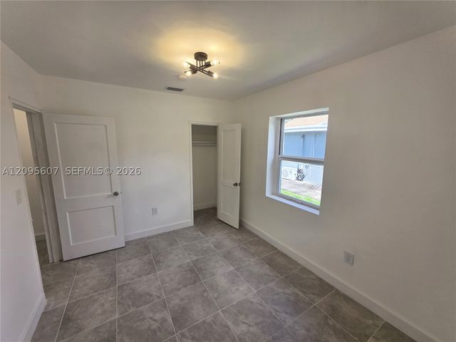 760 NW 126th St, North Miami, FL 33168