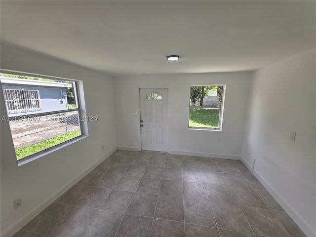 760 NW 126th St, North Miami, FL 33168