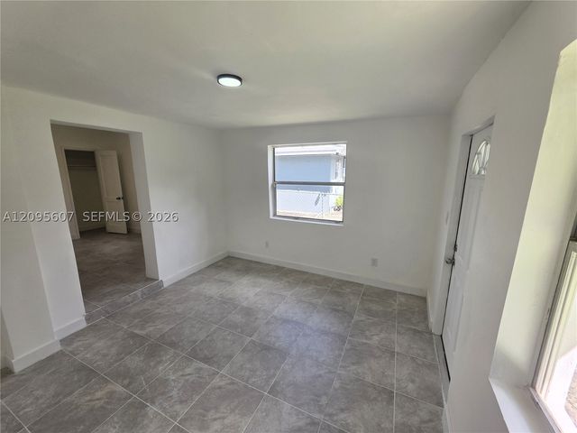 760 NW 126th St, North Miami, FL 33168