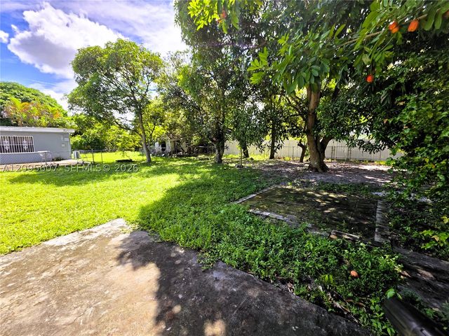 760 NW 126th St, North Miami, FL 33168